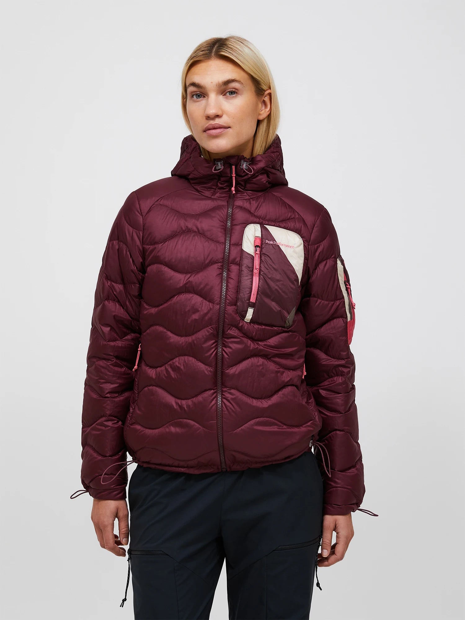 Peak Performance helium aop utility down hood women G80863 020 